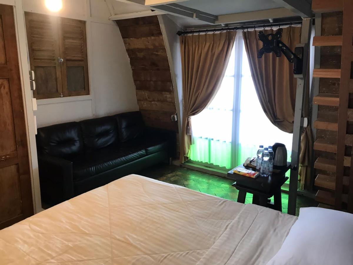Villa Isabella Putri B&B Jepara Exteriér fotografie